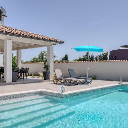 Villa Dream House By Interhome Пула Экстерьер фото