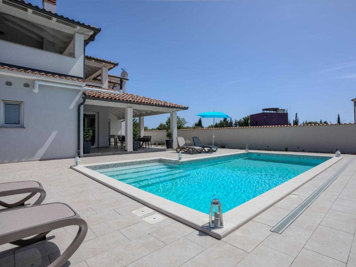 Villa Dream House By Interhome Пула Экстерьер фото