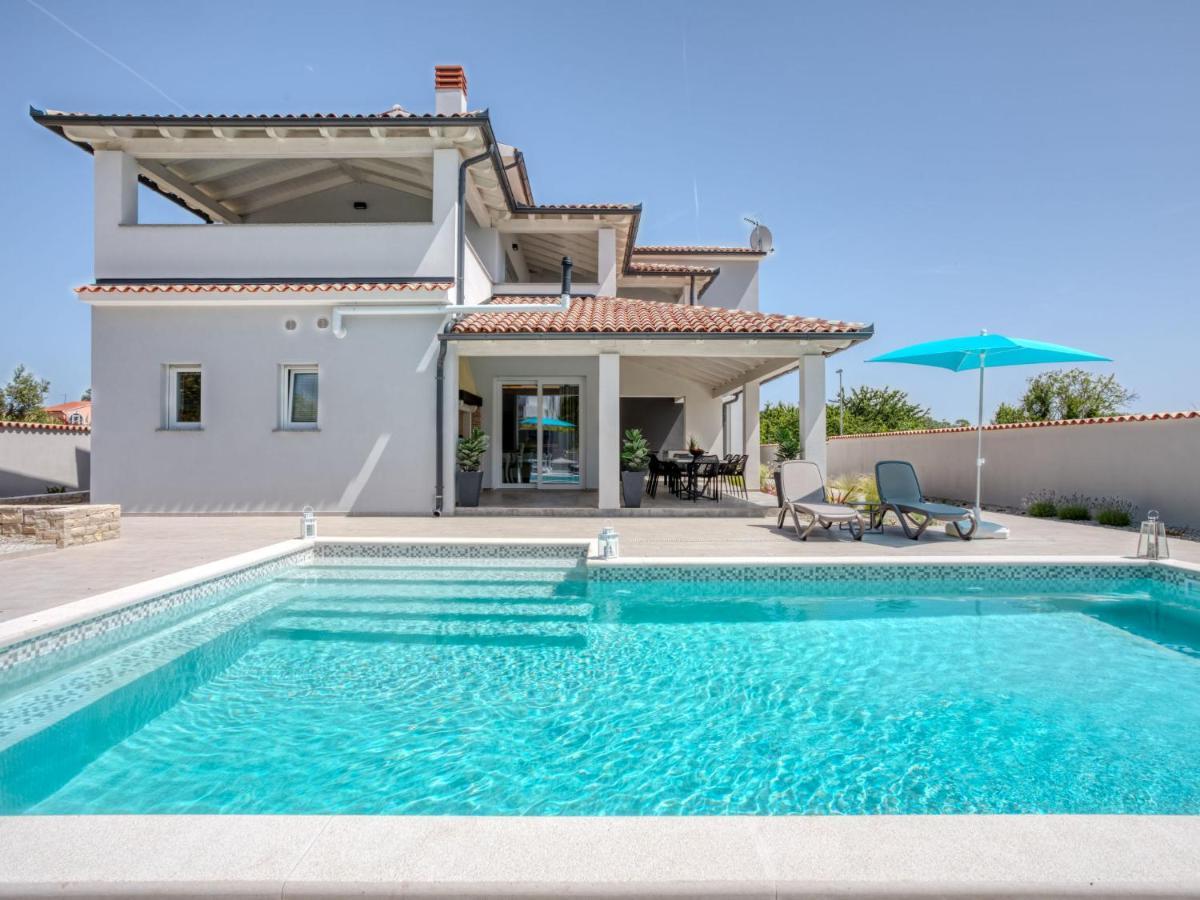 Villa Dream House By Interhome Пула Экстерьер фото