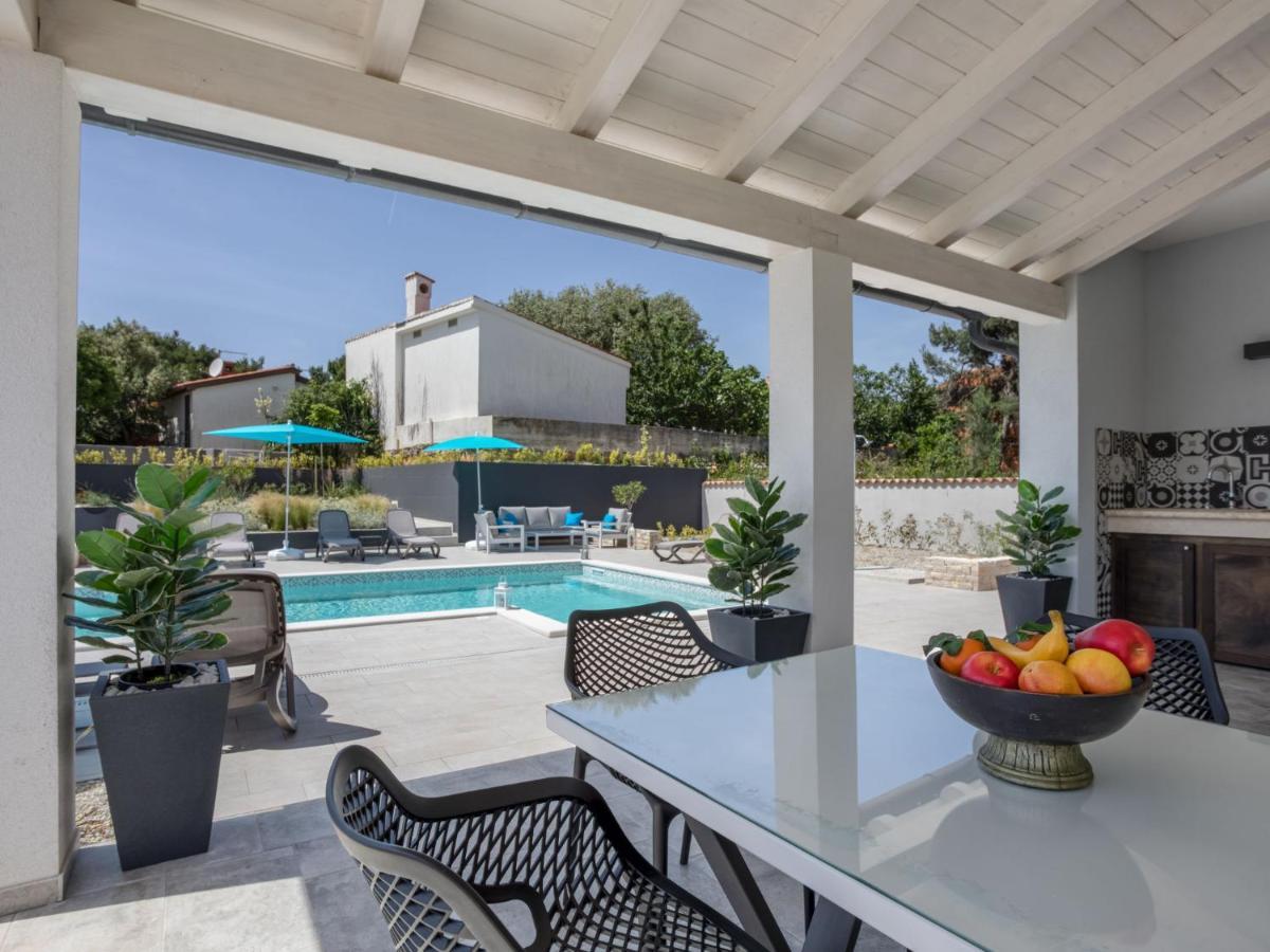Villa Dream House By Interhome Пула Экстерьер фото